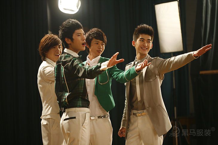 艾利斯頓商學院校服款式圖